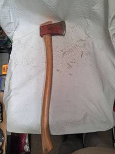 lot 21829 image: Traditional Wood-Handled Axe