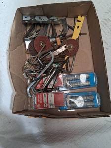lot 21837 image: Long Lag Shields 38 x 2-12 Hardware Set