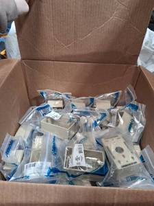 lot 21847 image: Bulk Lot New Electrical Outlet Wall Plates