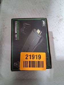 lot 21919 image: 2.4G Wireless Controller Gamepad Lite