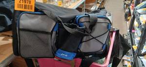 lot 21978 image: Lynx Tennis Bag with Craft Supplies