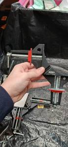lot 22031 image: Bessey 90° Angle Clamp