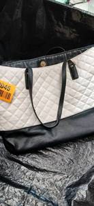 lot 22045 image: Betsey Johnson White Quilted Handbag