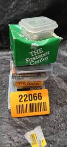 lot 22066 image: Hillman Fastener Center Wood Screws Box Set