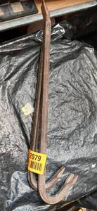 lot 22079 image: Large Iron Crowbars