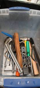 lot 22099 image: Mixed Tool Lot with Wire Brush and Green Handle Snips