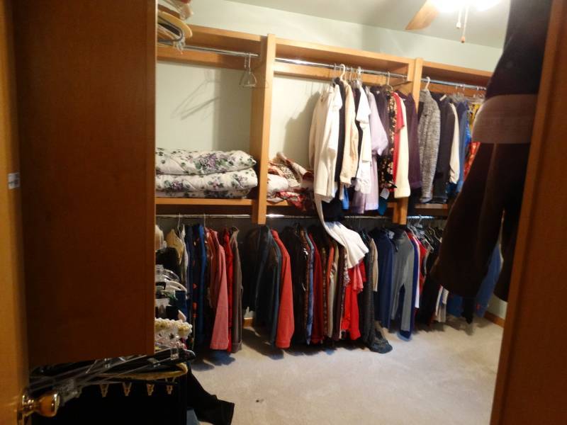 lot 1885 image: Contents in closet.