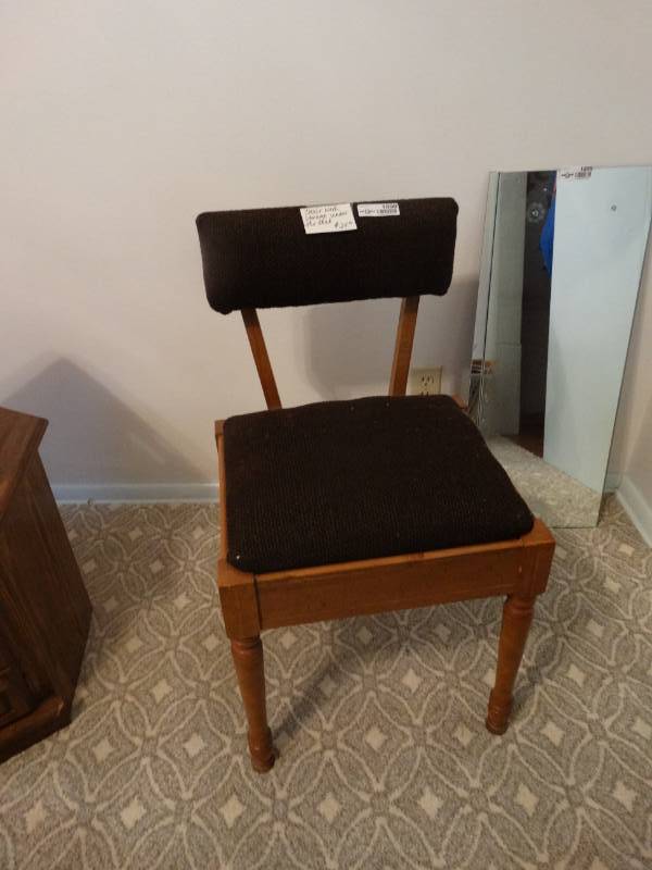 lot 1898 image: Chair with storage under the seat.