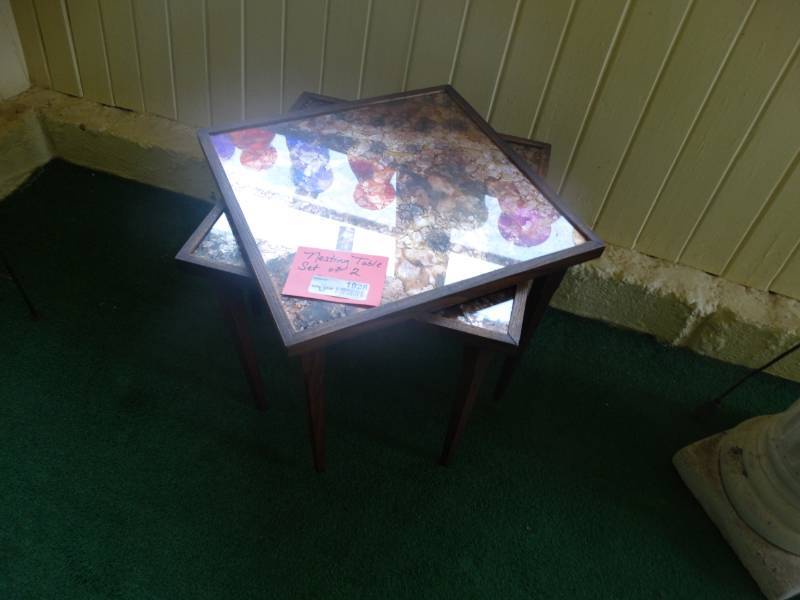 lot 1928 image: Set of 2 nesting tables.