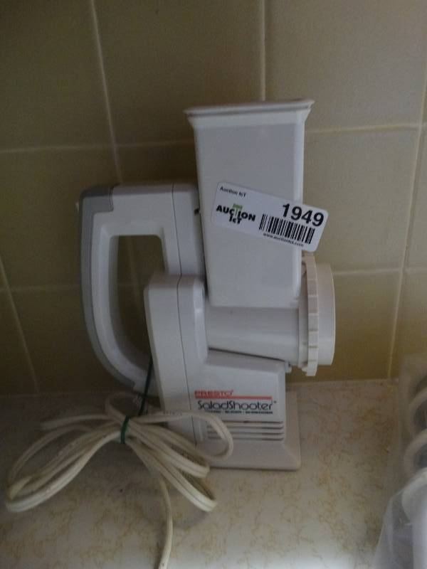 lot 1949 image: Presto salad sooter.