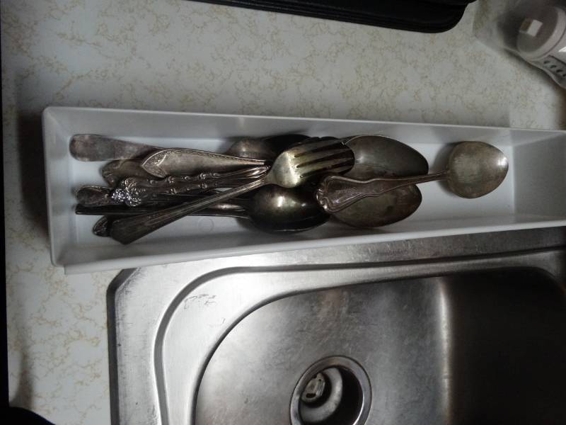 lot 1950 image: Small lot of silverwear.