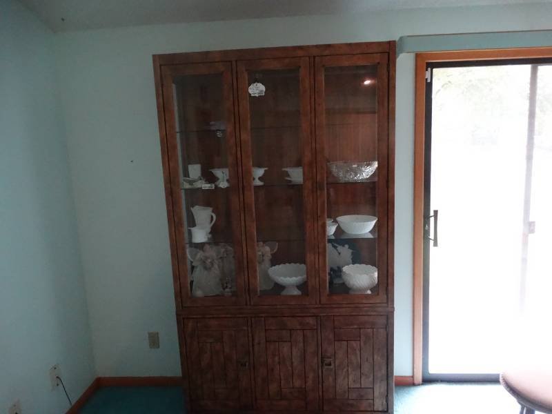 lot 1968 image: Drexel china cabinet, contents not included.