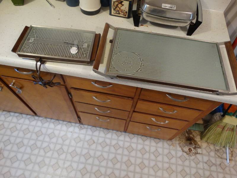 lot 1975 image: Hot plate set.