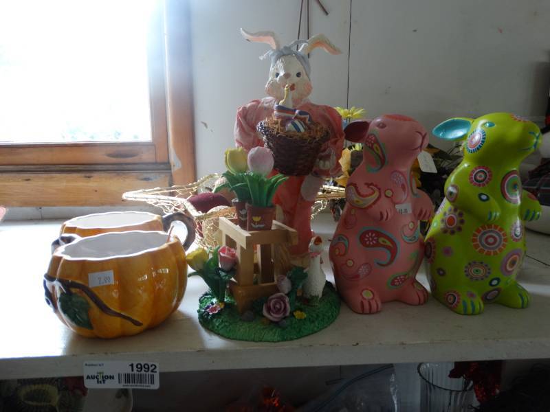 lot 1992 image: Lot of easter and fall decor.