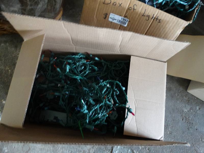 lot 1993 image: Lot of christmas lights.
