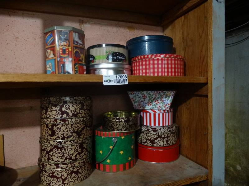 lot 17008 image: Lot of TIn containers.