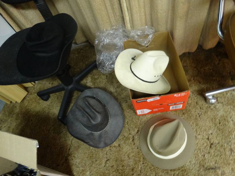 lot 17021 image: Lot of hats only.