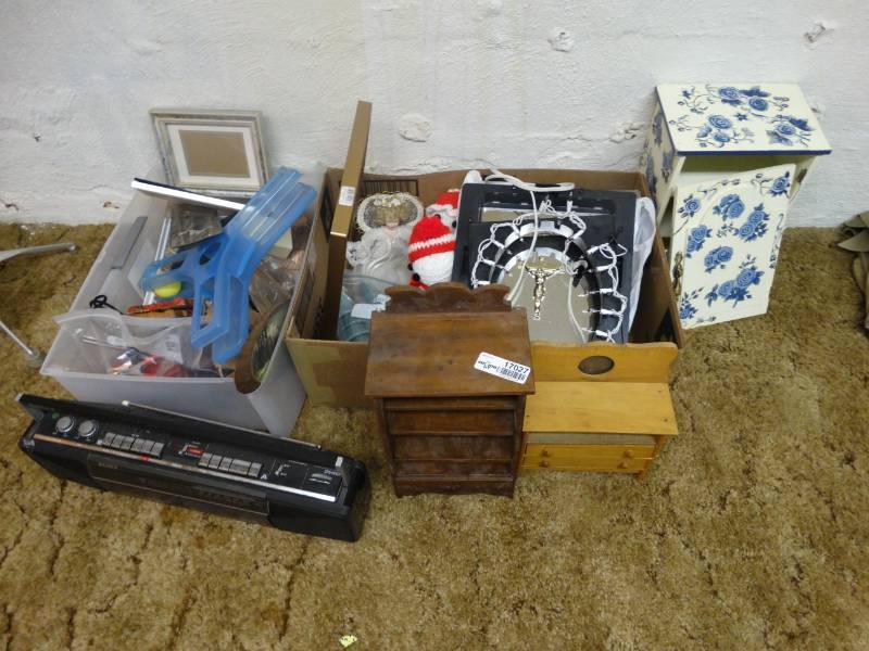 lot 17027 image: Miscellaneous lot.