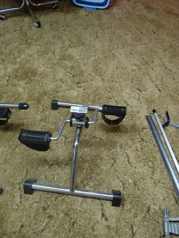 lot 17029 image: Foot excersie.