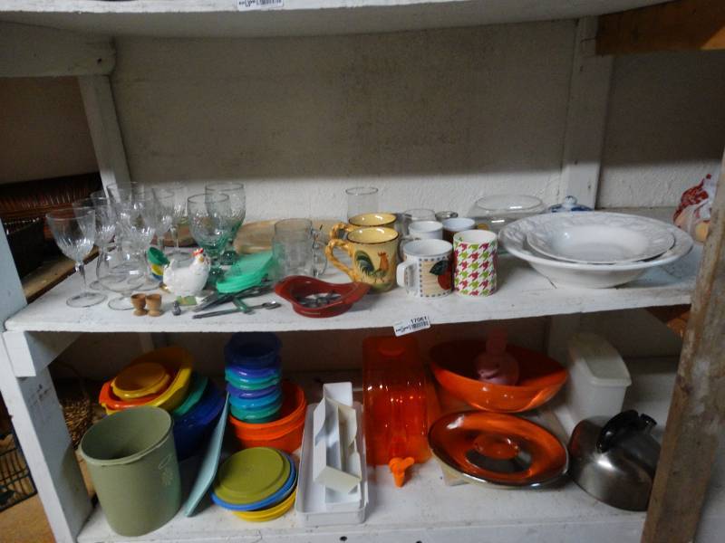 lot 17061 image: Lot of drinking glasses, apple slicer, cutting board, etc.