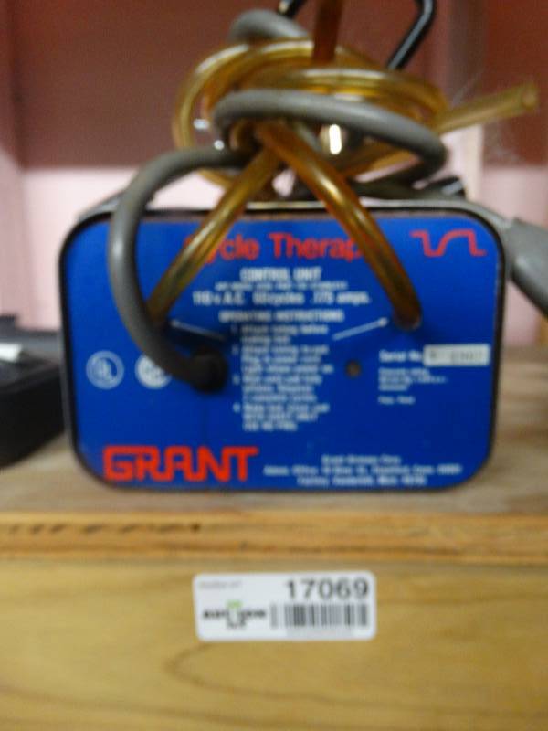 lot 17069 image: Cycle theraphy control unit.