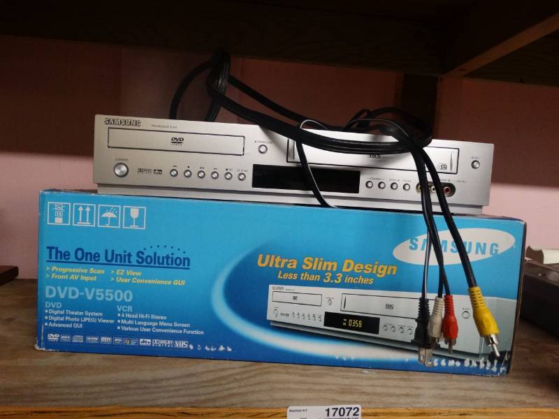 lot 17072 image: Samsung DVDVHS player.