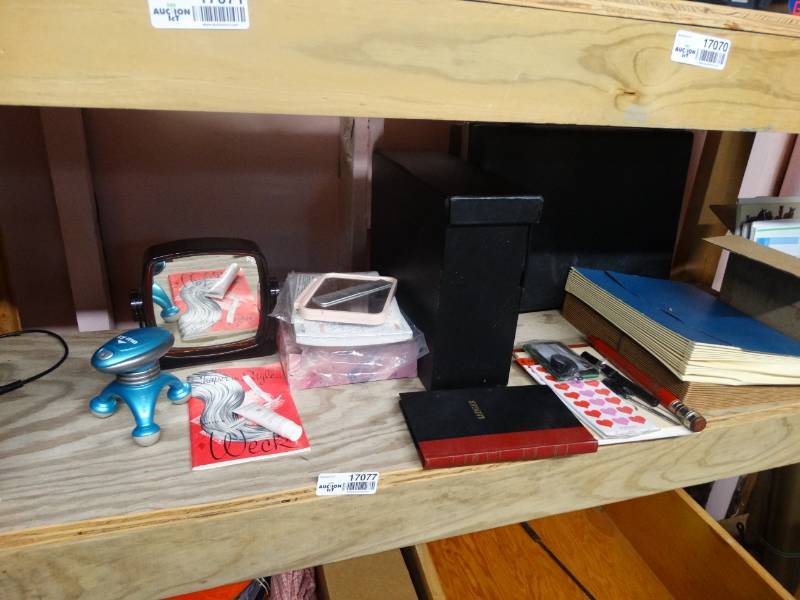 lot 17077 image: Miscellaneous lot.