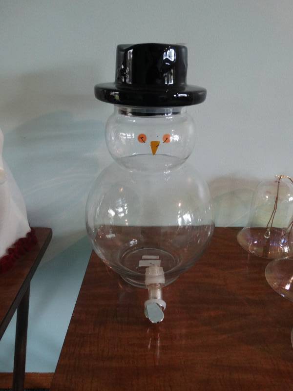 lot 17085 image: Glass snowman jar.