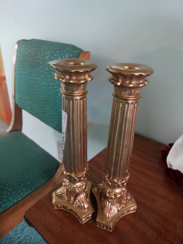 lot 17088 image: 3 Brass candle holders.