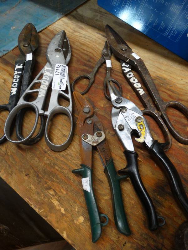 lot 17113 image: Lot of clippers.