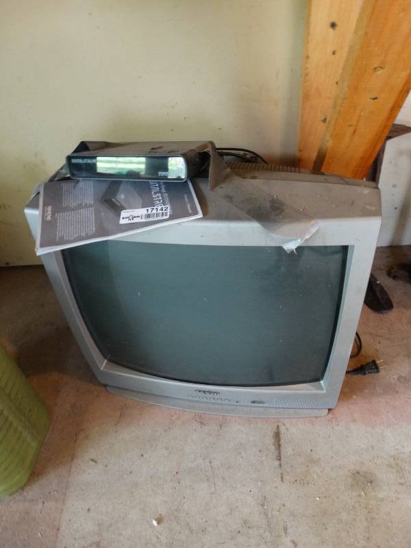 lot 17142 image: Sanyo TV.