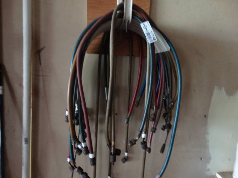 lot 17148 image: Lot of various hoses.