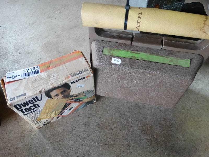 lot 17165 image: Heath kit.