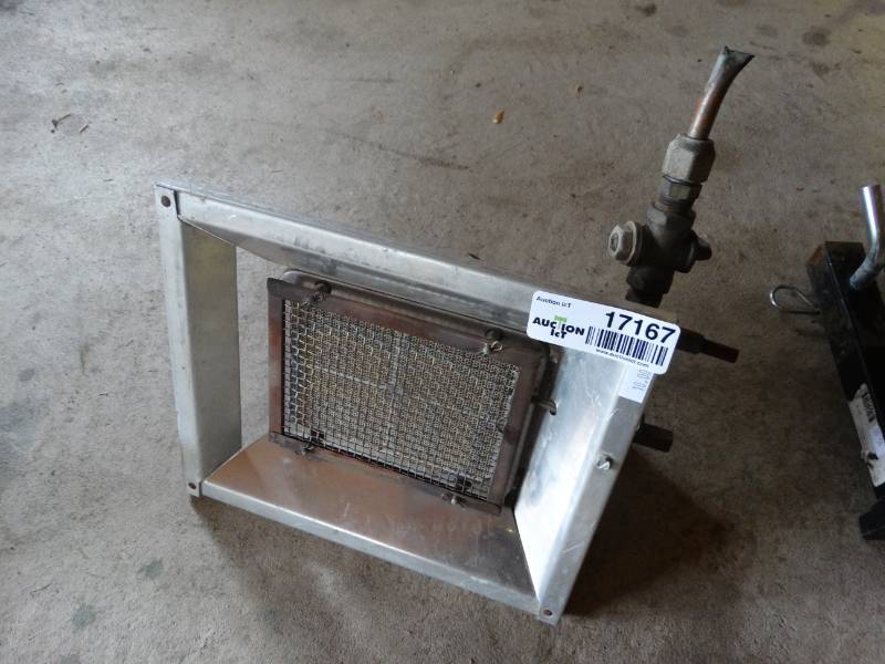lot 17167 image: Small hanging heater.