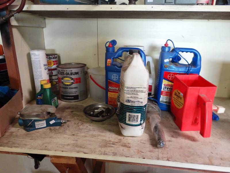 lot 17170 image: Paint thinner,weed killer,paint supplies, animal items.