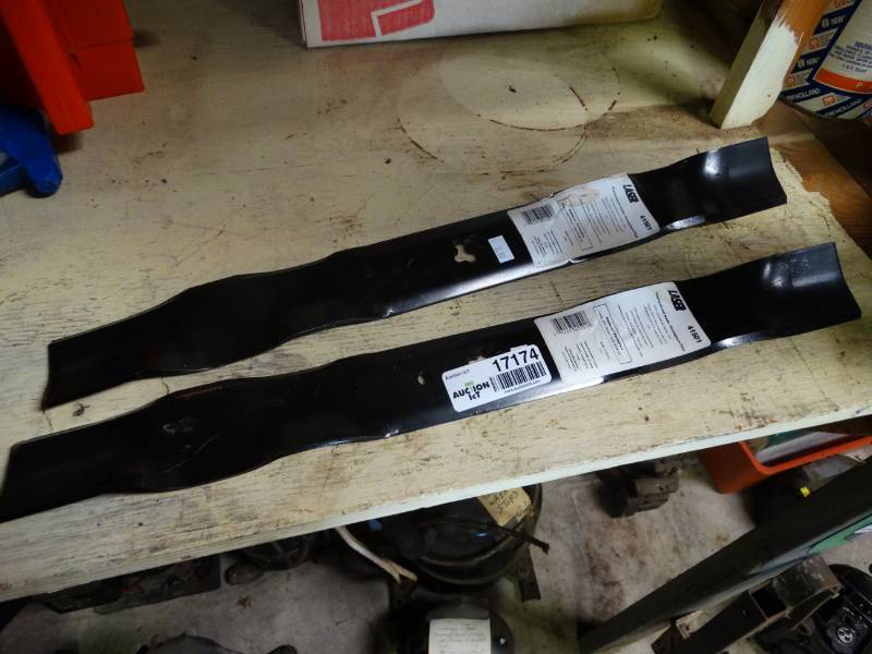 lot 17174 image: Lawnmower blades.