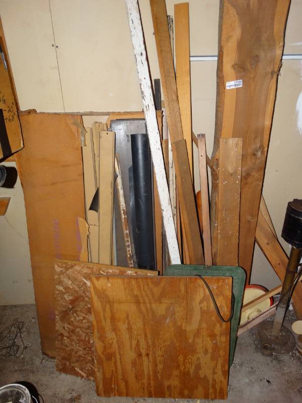lot 17189 image: Lot of various wood.