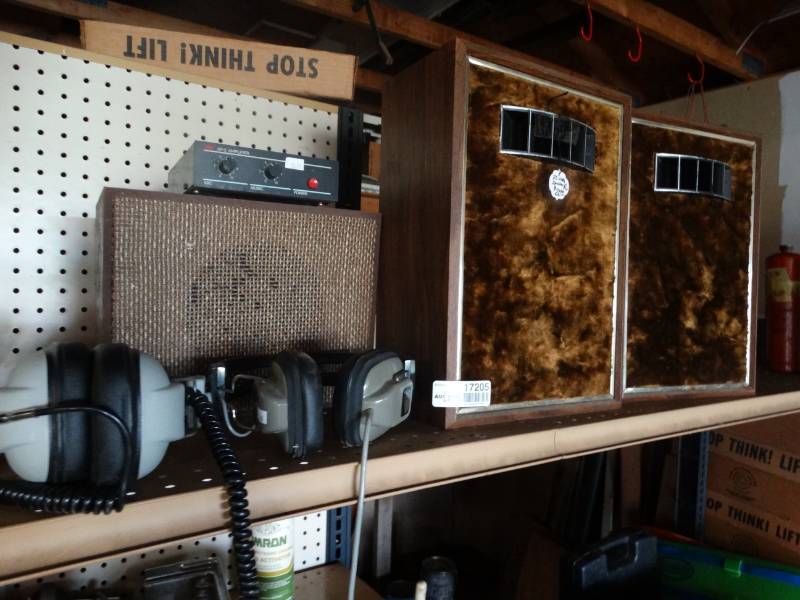 lot 17205 image: Lot of headphones, 20 watt speakers.