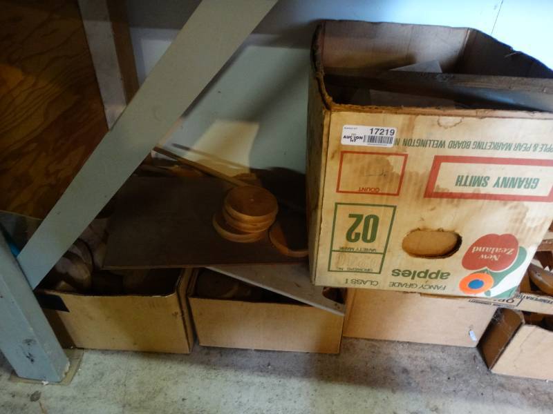 lot 17219 image: Large lot of various wood.