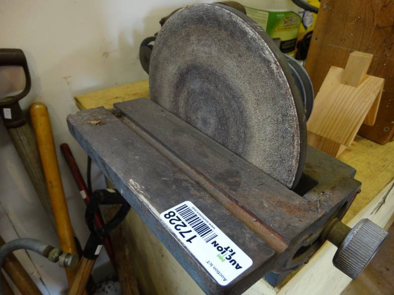 lot 17228 image: Disc sander.