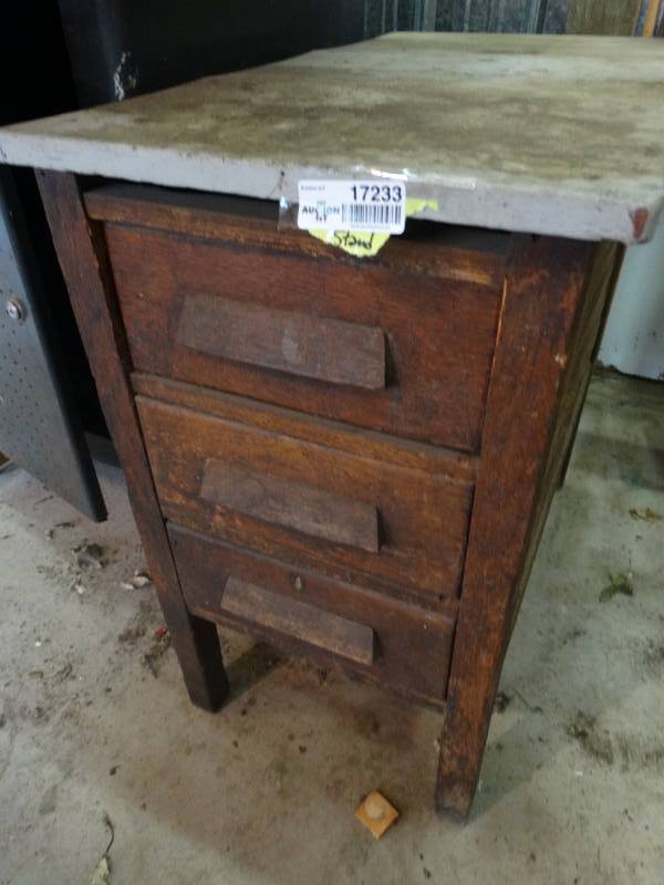 lot 17233 image: Wooden stand w3 drawers.
