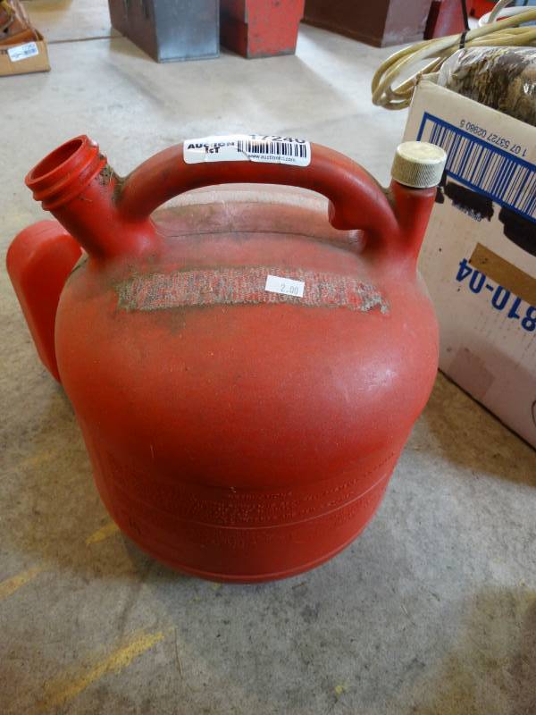 lot 17240 image: 2 Gas cans.