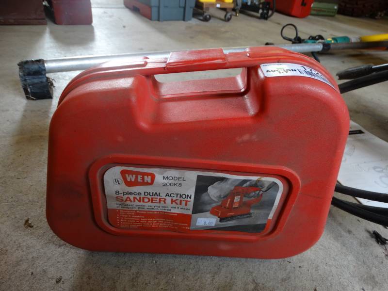 lot 17243 image: Wen 8-piece dual action sander kit.