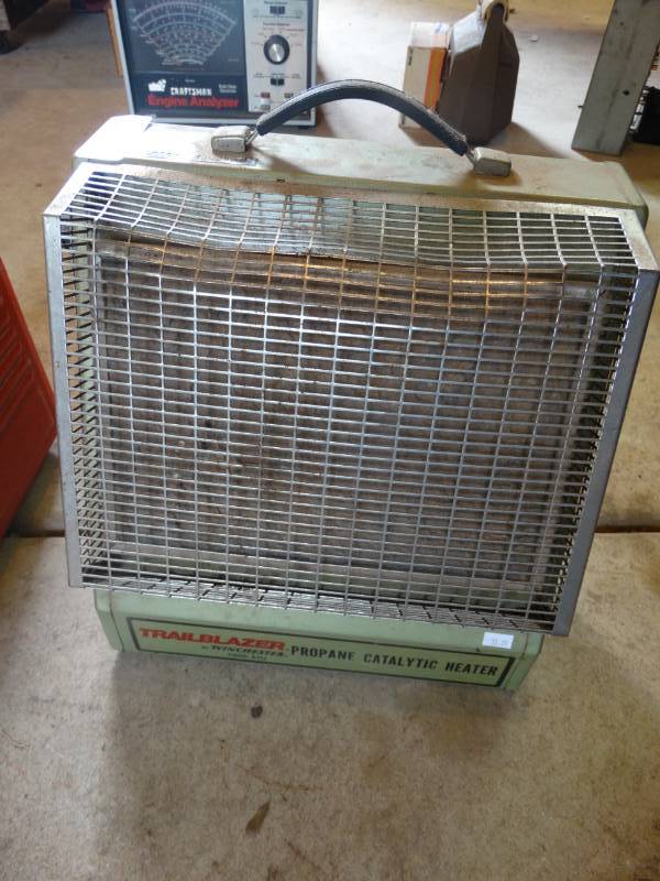 lot 17256 image: Trail blazer propane heater.