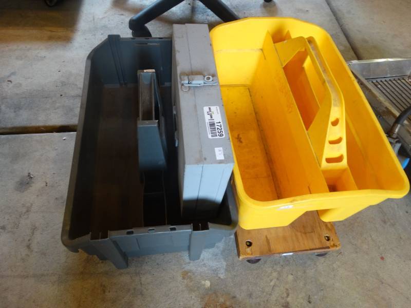 lot 17259 image: tools boxes & small cart.