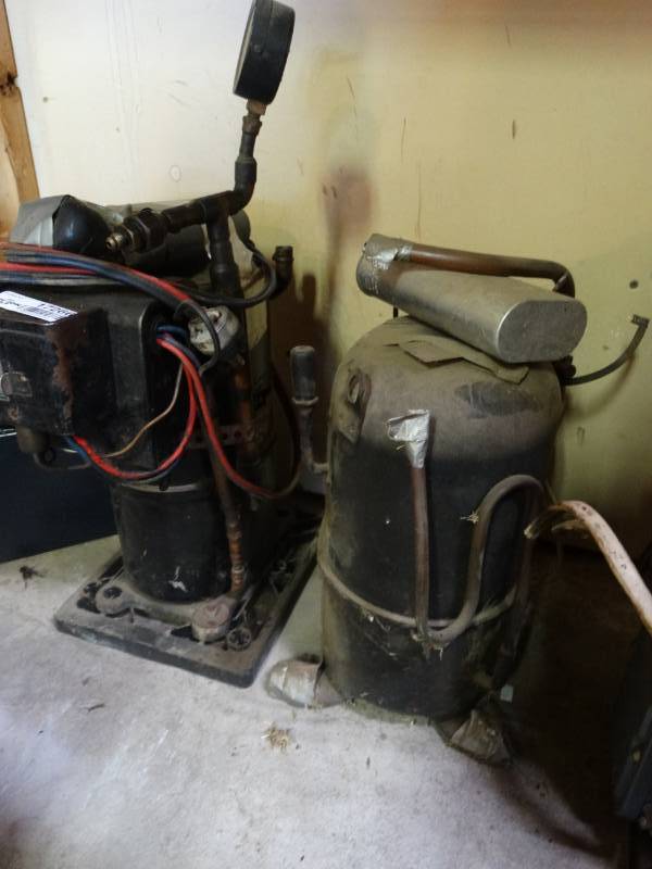 lot 17266 image: 2 Compressors. Untested.