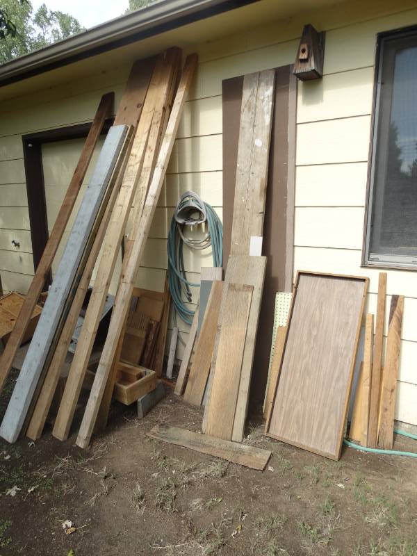 lot 17270 image: Large lot of various wood, table & fan shell.