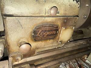 lot 1162 image: Logan lathe, self-feeding, 6 jaw chuck4 jaw chuck, 12 x 24 bed
