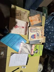 lot 1368 image: METAL LETTER HOLDERMISC MUSIC BOOK AND MORE......................GAR