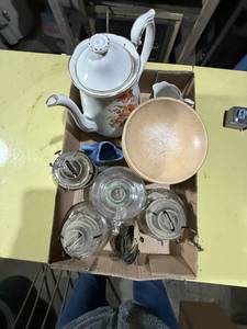lot 1377 image: KEROSENE LAMPSWOOD BOWLS, DRIPOLATOR COFFEE POT